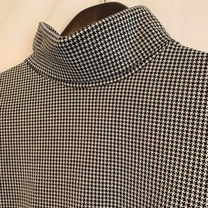 Lands End Black and White Houndstooth Turtleneck Top
